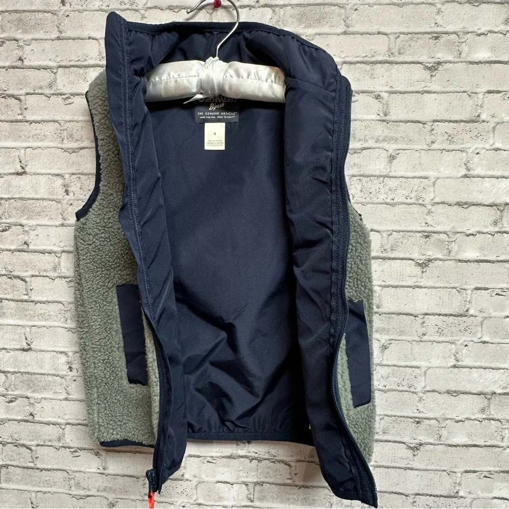 OshKosh BGosh Gray Sherpa Toddler Boys Size 4 Vest Navy Trim Lined Pockets
